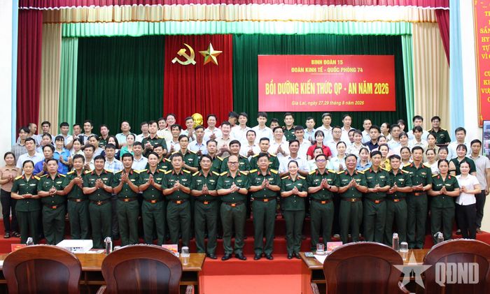 Lãnh đạo, Ban chỉ huy Đoàn Kinh tế - Quốc phòng 74 và cán bộ, nhân viên tham gia lớp bồi dưỡng.