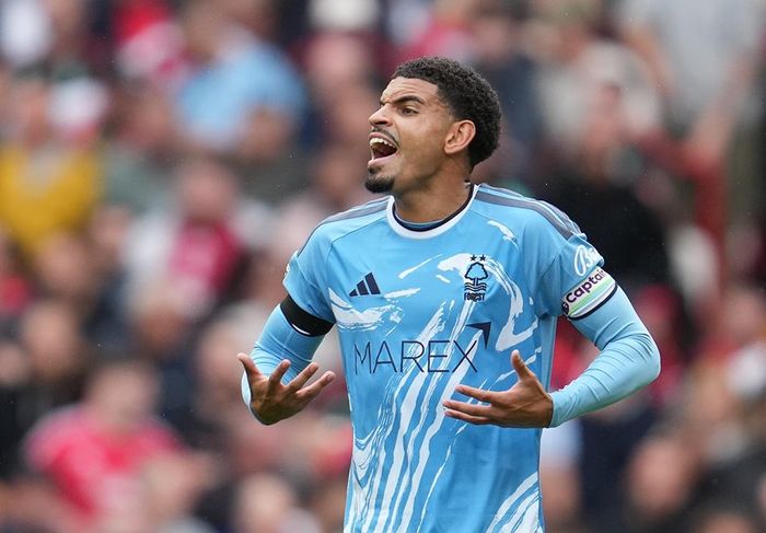  Gibbs-White nâng tỷ số lên 2-1 cho Nottingham Forest. Ảnh: AP
