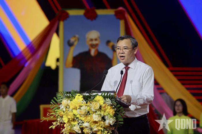 Đồng chí Trương Cảnh Tuyên, Phó bí thư Thành ủy, Chủ tịch UBND TP Cần Thơ phát biểu khai mạc.