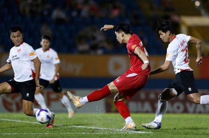 Trận derby tranh Siêu cup Quốc gia 2026 giữa Công an Hà Nội (áo sẫm) và Công an TPHCM hứa hẹn hấp dẫn, quyết liệt.