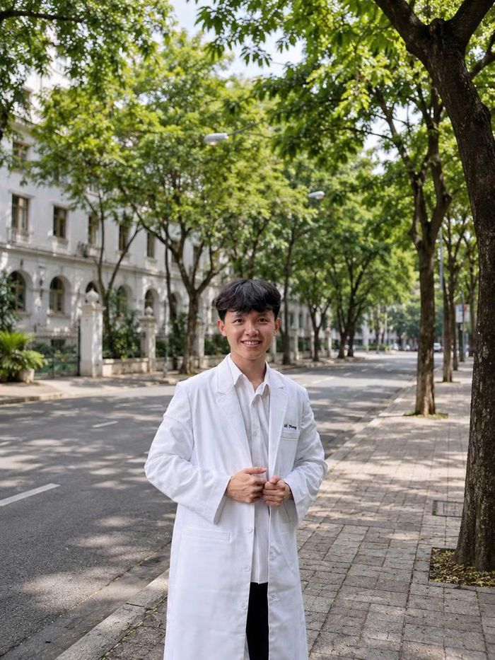 Bác sĩ Trương Hùng Phong.