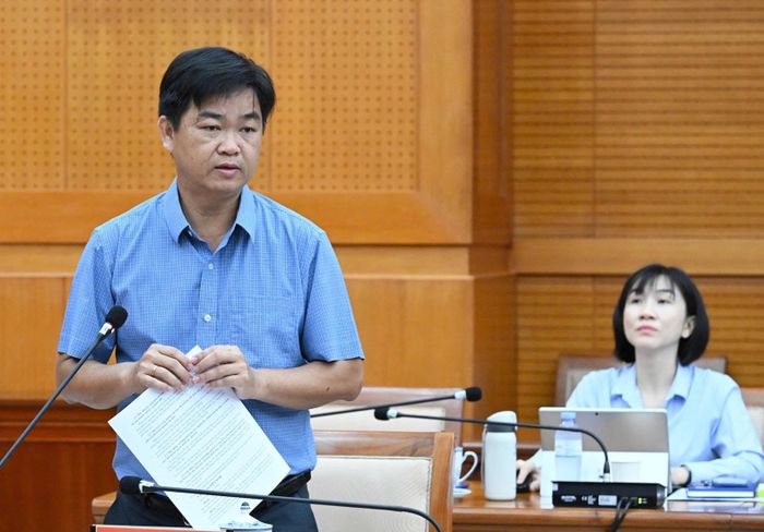 Đồng chí Lê Văn Minh, Phó Trưởng Ban Thường trực Ban Tuyên giáo và Dân vận Thành ủy TPHCM, phát biểu tại buổi làm việc với đoàn công tác Ban Tuyên giáo Trung ương. Ảnh: VIỆT DŨNG