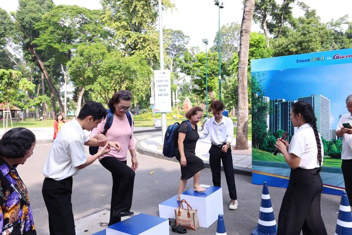 Ngày hội giúp con cái hiểu hơn về sức khỏe và cách đồng hành chăm sóc cha mẹ hàng ngày 