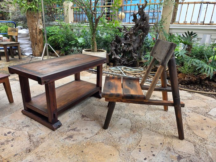 Sản phẩm làm từ gỗ tàu, thuyền cũ đã có vòng đời mới khi thành đồ nội thất