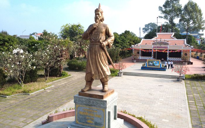  Đền thờ Nguyễn Hữu Cảnh tại Cù lao Phố. Ảnh: PHÚ NGÂN 