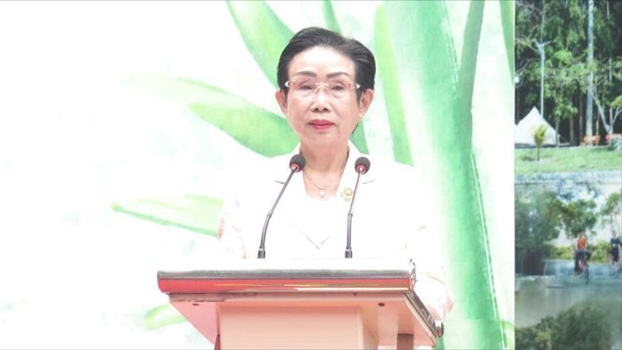  Chủ tịch Hội hữu nghị Việt Nam - Cuba TPHCM Trương Thị Hiền phát biểu tại buổi lễ phát động phong trào trồng 100 cây tre và khánh thành “Vườn tre Fidel Castro”. Ảnh: THỤY VŨ 