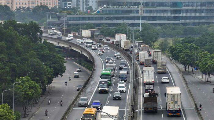Phương tiện di chuyển đường trên cao vành đai 3 tại Hà Nội sáng 29-8. Ảnh: GIA KHÁNH
