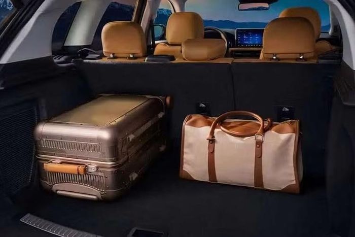 Khách hàng mua phiên bản Reserve có thể lựa chọn gói trang bị ngoại thất Jet Appearance Package trị giá 2.500 USD. Gói này bổ sung một loạt các chi tiết màu đen, bao gồm logo, lưới tản nhiệt, cản trước và sau, và viền cửa. Gói cũng bao gồm bộ mâm hợp kim nhôm 20 inch sơn đen.