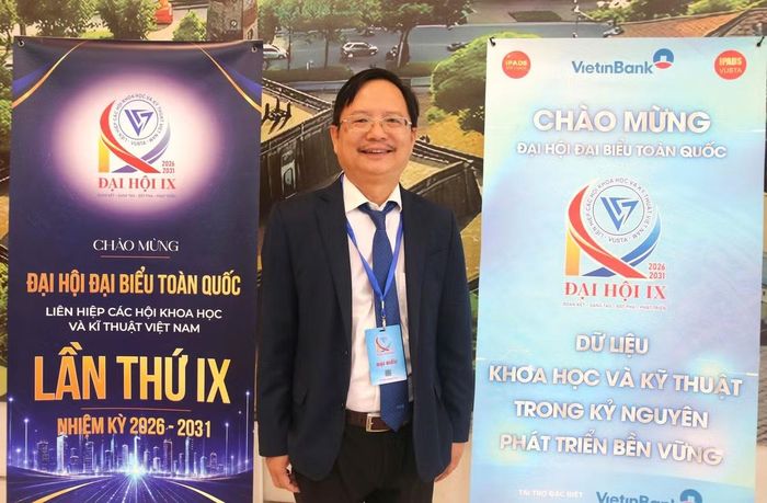 GS.TSKH Vũ Hoàng Linh, Chủ tịch Hội Toán học Việt Nam, nguyên Hiệu trưởng Trường ĐH Khoa học Tự nhiên (ĐH Quốc gia Hà Nội) tại Đại hội IV VUSTA. Ảnh: Mai Loan.
