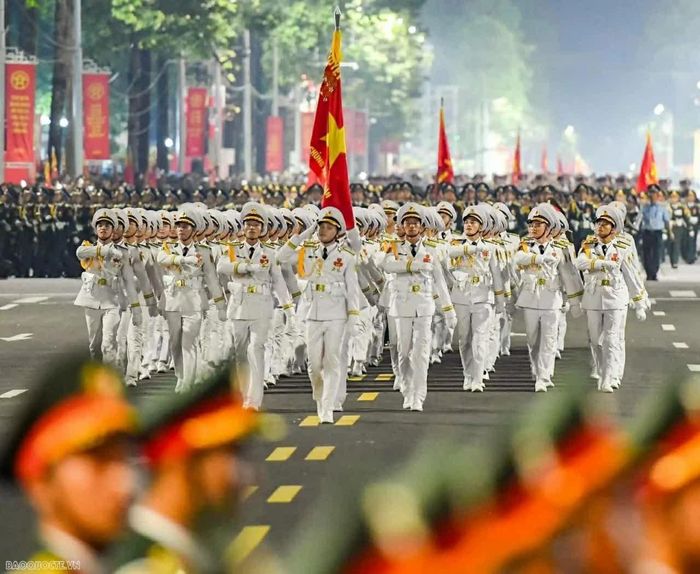 Lễ sơ duyệt cấp nhà nước diễu binh, diễu hành kỷ niệm 80 năm Cách mạng tháng Tám và Quốc khánh 2/9 diễn ra vào tối 27/8/2025, tại Quảng trường Ba Đình, Thủ đô Hà Nội. (Ảnh: Nguyễn Hồng)