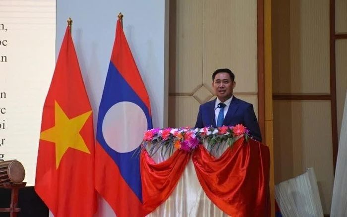 Đồng chí Alounxay Sounnalath, Ủy viên BCH Trung ương Đảng NDCM Lào, Bí thư Tỉnh ủy, Chủ tịch Hội đồng Nhân dân tỉnh Champasak khẳng định mối quan hệ đặc biệt, hiếm có giữa hai đất nước Việt Nam và Lào. (Nguồn: TLSQ Việt Nam tại Pakse)