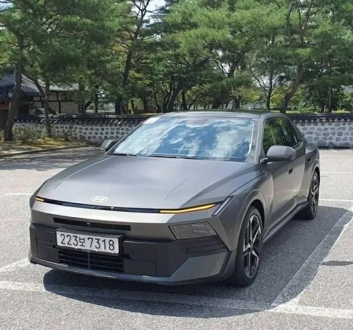 Ngoại hình Hyundai Elantra 2027 được phát triển theo ngôn ngữ thiết kế “Art of Steel”.