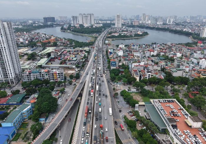 Tình trạng tương tự cũng xuất hiện tại hướng về Linh Đàm.