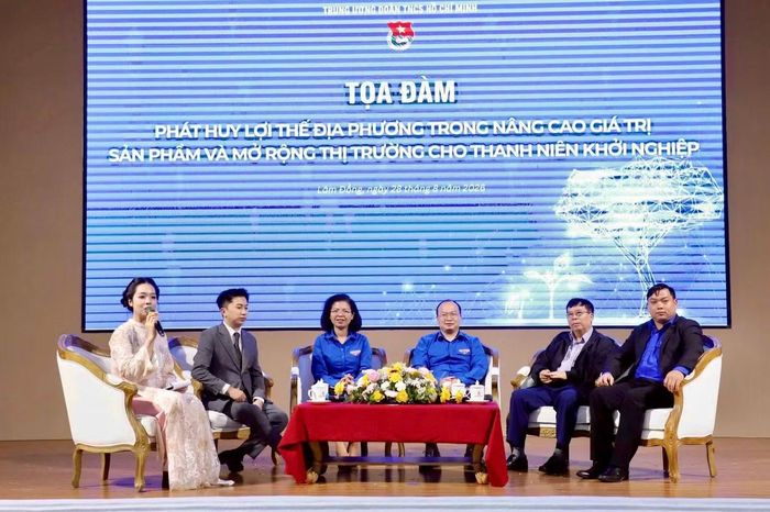 Đại biểu tham gia trao đổi tại buổi tọa đàm.