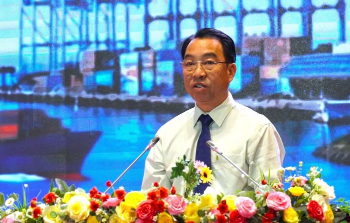 Ông Lữ Quang Ngời - Chủ tịch UBND tỉnh Cà Mau - phát biểu tại hội nghị.