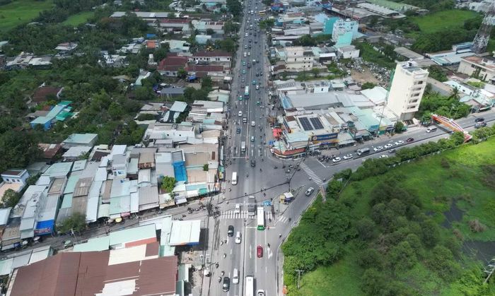 Hiện trạng quốc lộ 1 - cửa ngõ phía Tây TPHCM. Ảnh Hữu Huy
