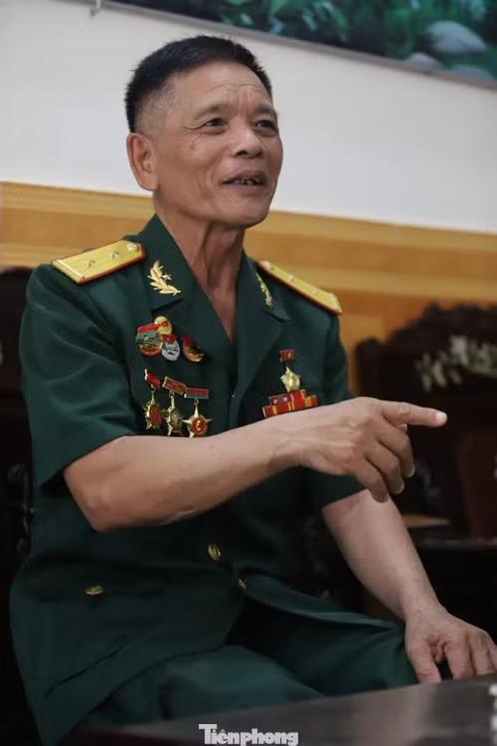  Nguyễn Đức Thọ từng tự rạch ngón tay lấy máu viết đơn xin nhập ngũ khi mới 17 tuổi. ﻿Ảnh: Nguyễn Tiến 