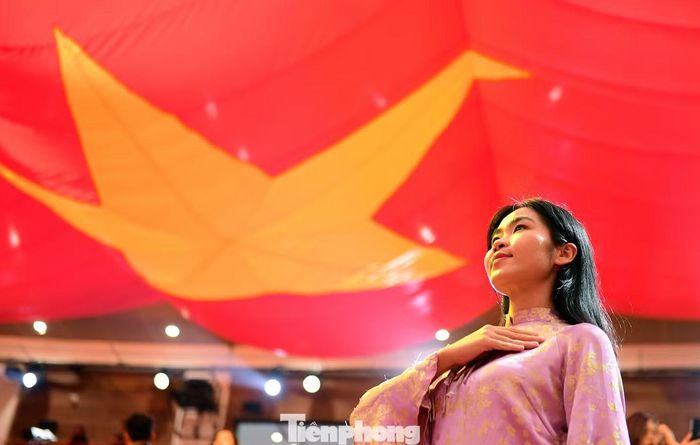 Nghệ sĩ Hà MyO - Gương mặt trẻ Việt Nam tiêu biểu năm 2022. Ảnh: Xuân Tùng