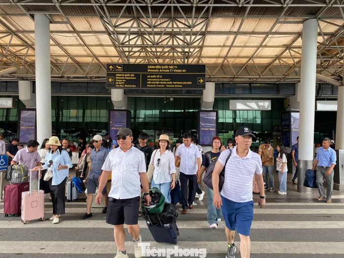 Khu vực nhà ga quốc nội T1 - sân bay Tân Sơn Nhất khá thông thoáng trong buổi sáng 29/8.