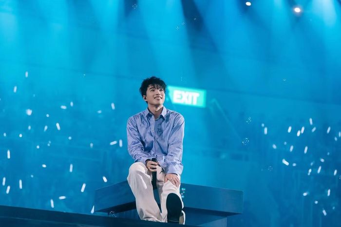 Ở concert cá nhân đầu tiên, HIEUTHUHAI có thể tập trung phần lớn nguồn lực cho nghệ thuật và trải nghiệm khán giả, trong khi DatVietVAC đảm nhiệm hạ tầng sản xuất, vận hành, thương mại và phân phối phía sau.