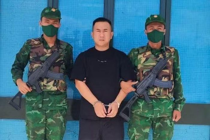 Đối tượng QIN NIANWEN bị lực lượng Đồn Biên phòng Cửa khẩu quốc tế Mộc Bài phát hiện khi làm thủ tục xuất cảnh sang Campuchia.