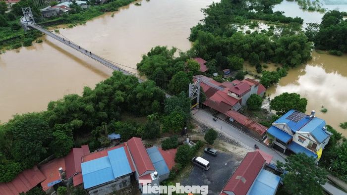 Hiện nay, theo thời gian, cầu treo Bến Oánh đã xuống cấp. Bên cạnh đó, mặt cắt ngang cầu treo nhỏ hẹp, không đáp ứng được nhu cầu giao thông trong giai đoạn mới nên việc xây mới là cần thiết.