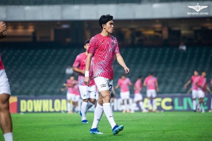 Lượt người theo dõi trên trang cá nhân của Wanchai tăng mạnh sau trận chung kết Thái Lan - Việt Nam tại ASEAN Cup 2026.