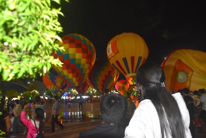  Lễ hội Khinh khí cầu Cà Mau lần thứ I được kỳ vọng tạo điểm nhấn mới cho chuỗi hoạt động văn hóa, du lịch dịp Quốc khánh﻿, đồng thời mang đến cho người dân và du khách cơ hội trải nghiệm, ngắm cảnh Cà Mau từ trên cao. 