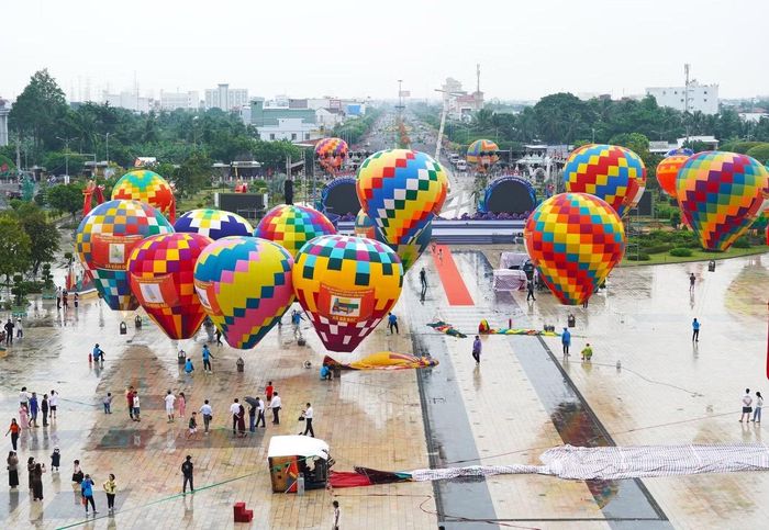  Sự kiện có 34 khinh khí cầu﻿ và khí cầu trang trí tham gia, mở đầu chuỗi hoạt động kéo dài đến ngày 2/9. 