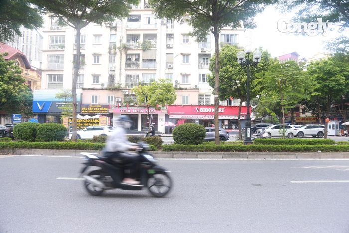 Việc tổ chức giao thông được triển khai đồng bộ nhằm vừa bảo đảm nhu cầu đi lại của người dân, vừa hạn chế nguy cơ ùn tắc khi lượng phương tiện tăng đột biến tại các khu vực tổ chức sự kiện, điểm vui chơi và các tuyến kết nối với cửa ngõ thành phố.