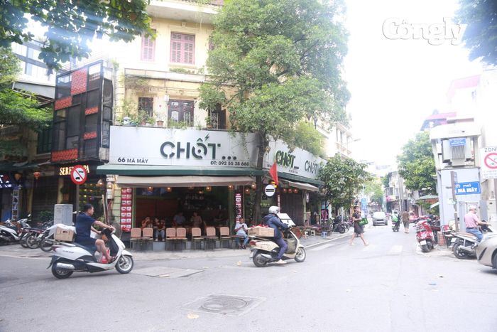 Giao thông khu vực phố cổ không có tình trạng ùn tắc.