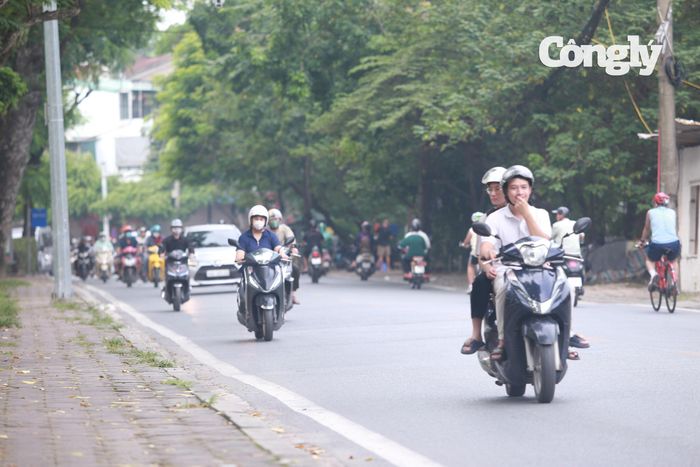 Sáng 29/8, giao thông tại nhiều tuyến đường khu vực nội đô Hà Nội cơ bản ổn định, phương tiện lưu thông tương đối thuận lợi.