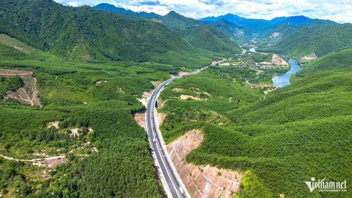 Tuyến cao tốc La Sơn - Hòa Liên xuyên Vườn quốc gia Bạch Mã, nối TP Huế với TP Đà Nẵng