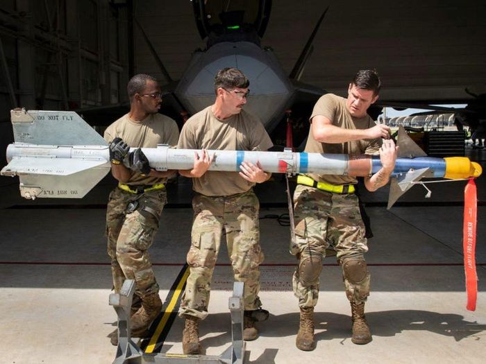 Tên lửa không đối không AIM-9X Sidewinder. Ảnh: USAF