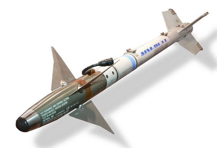 Tên lửa AIM-9X Sidewinder mở rộng đáng kể vùng tác chiến, khiến đối thủ khó né tránh. Ảnh: Army Recognition