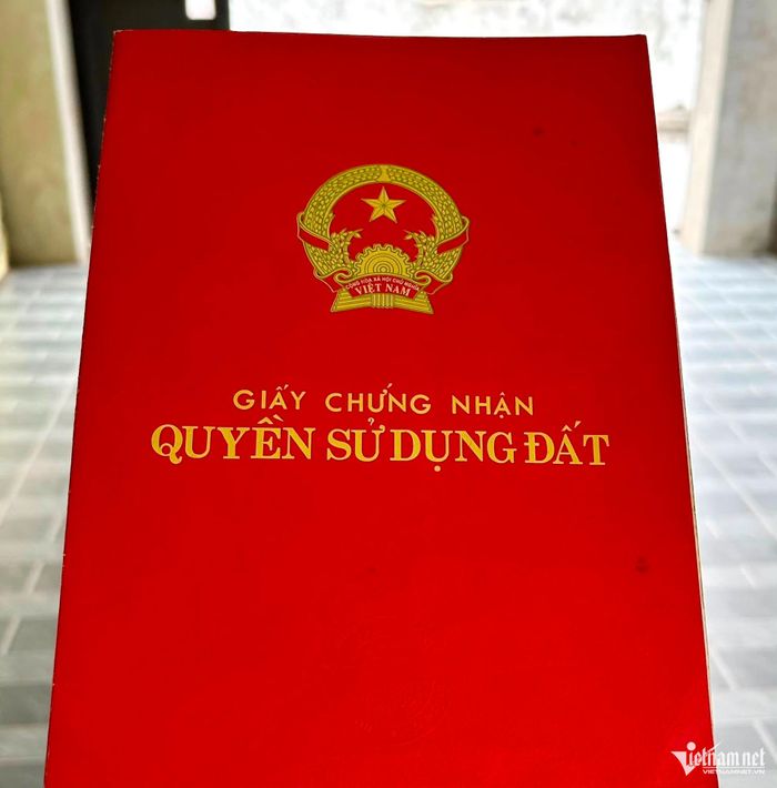 Đề nghị làm rõ các trường hợp “vi phạm về thủ tục” được xem xét cấp sổ đỏ và quyền được bồi thường của người sử dụng đất khi những thửa đất này bị thu hồi. Ảnh minh họa: Hồng Khanh