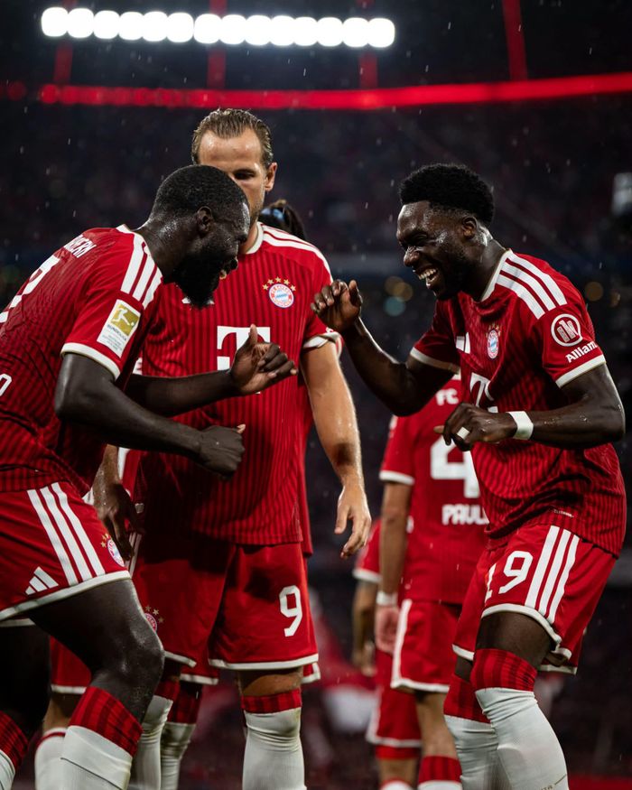 Bayern Munich ra quân tưng bừng - Ảnh: BM