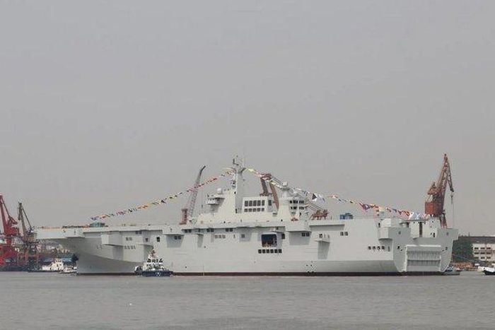 Tàu đổ bộ Type 075 do Trung Quốc chế tạo. Ảnh: Weibo