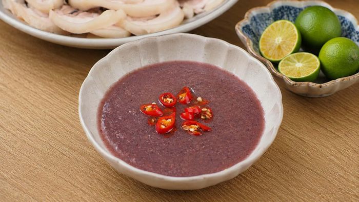 Cách pha mắm tôm ngon để nâng tầm cho món bún đậu, thịt luộc hay chả cá tại nhà. Ảnh minh họa: AI