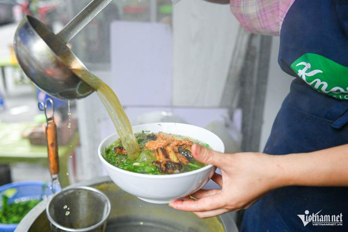 Quán canh cá rô tại Hai Bà Trưng có 2 năm được Michelin giới thiệu
