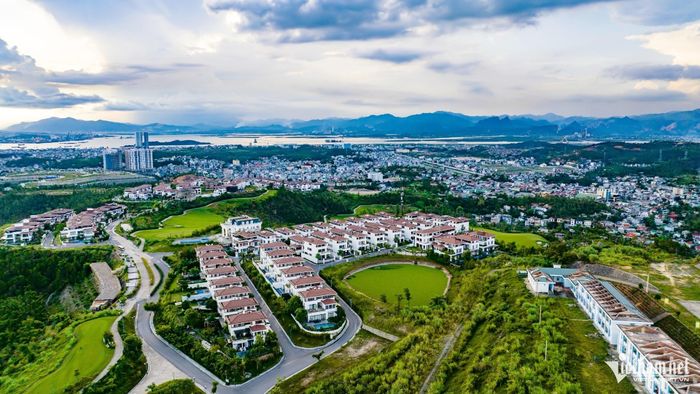 Người chuyển nhượng, nhận thừa kế, quà tặng là bất động sản cần lưu ý thời hạn nộp hồ sơ khai thuế thu nhập cá nhân để tránh bị xử phạt vi phạm hành chính. Ảnh: Hoàng Hà