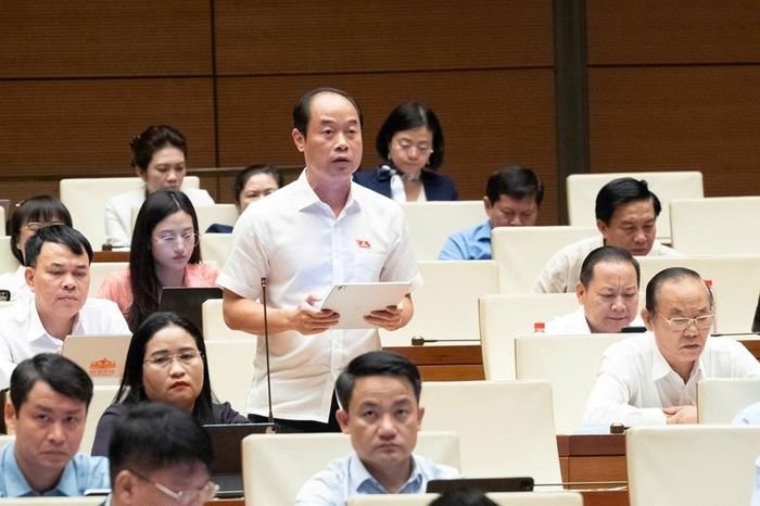 Đại biểu Bùi Mạnh Cường, Đoàn ĐBQH tỉnh Khánh Hòa phát biểu thảo luận về dự án Bộ luật Tố tụng hình sự (sửa đổi) tại Kỳ họp không thường lệ thứ Nhất, Quốc hội khóa XVI, tháng 8/2026. Ảnh: Media Quốc hội.