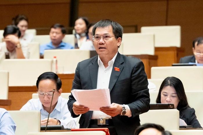 Đại biểu Dương Khắc Mai, Đoàn ĐBQH tỉnh Lâm Đồng phát biểu thảo luận về dự án Bộ luật Tố tụng hình sự (sửa đổi) tại Kỳ họp không thường lệ thứ Nhất, Quốc hội khóa XVI, tháng 8/2026. Ảnh: Media Quốc hội