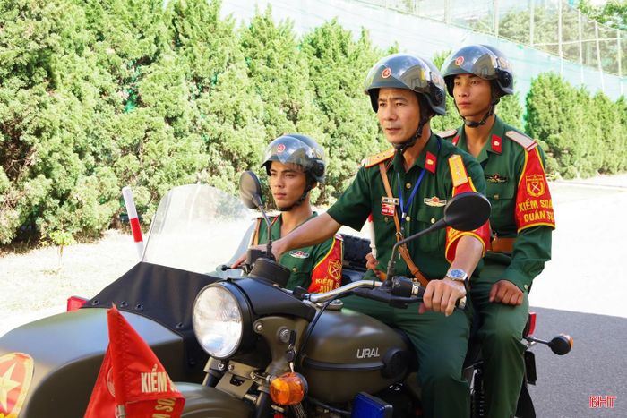 Lực lượng kiểm soát quân sự tăng cường thực hiện nhiệm vụ.