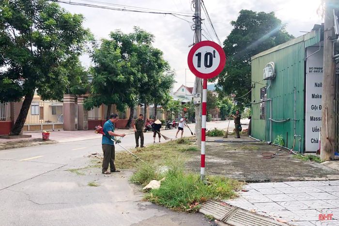 Các tuyến phố tại phường Nam Hồng Lĩnh cũng được chỉnh trang, khoác lên diện mạo mới sạch đẹp chào mừng Quốc khánh 2/9.