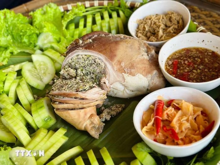 Ẩm thực tại các homestay rất đa dạng và hấp dẫn du khách. (Ảnh: TTXVN phát)