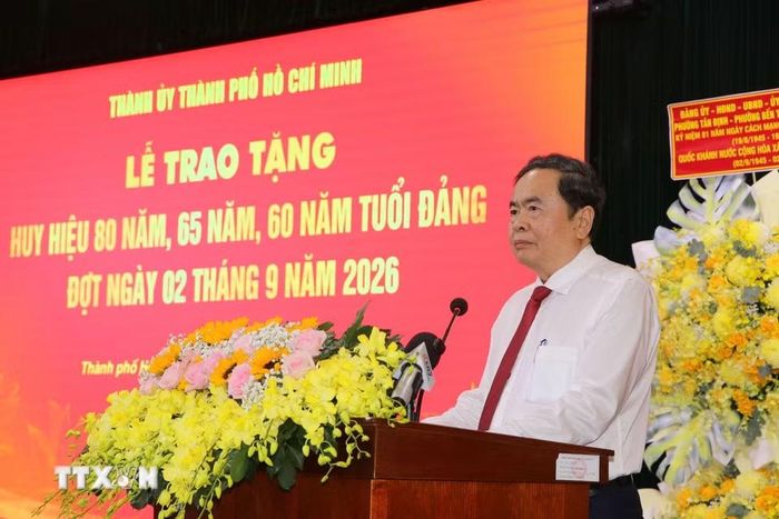Chủ tịch Quốc hội Trần Thanh Mẫn phát biểu tại lễ trao tặng Huy hiệu Đảng đợt 2/9/2026. (Ảnh: Thanh Vũ/TTXVN)