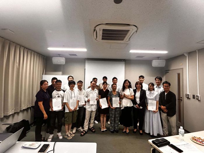 Tổng lãnh sự quán Việt Nam tại Fukuoka đã quyết định trao tặng Thư khen cho các tập thể và cá nhân đã tích cực hỗ trợ những người bị nạn trong thiên tai.