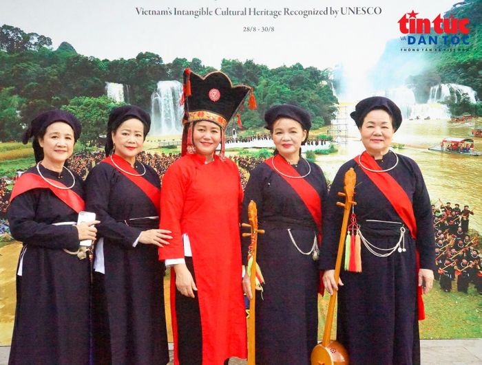 Các nghệ sĩ, nghệ nhân vừa thực hành, vừa truyền dạy, góp phần xây dựng lực lượng kế cận cho công tác bảo tồn hát Then, đàn tính ở Cao Bằng.