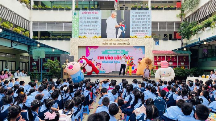 Ngày hội chào đón học sinh lớp 1 năm học 2026 - 2027 tại Trường Tiểu học Lương Định Của (phường Bàn Cờ).